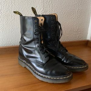narrow lace up boots